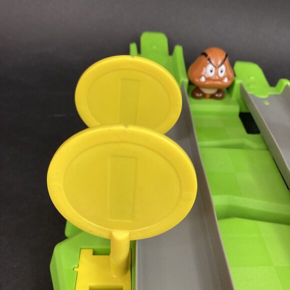 Replacement Part Hot Wheels Mario Kart Circuit Coin Sign Track-Slam Replacement - Picture 9 of 9